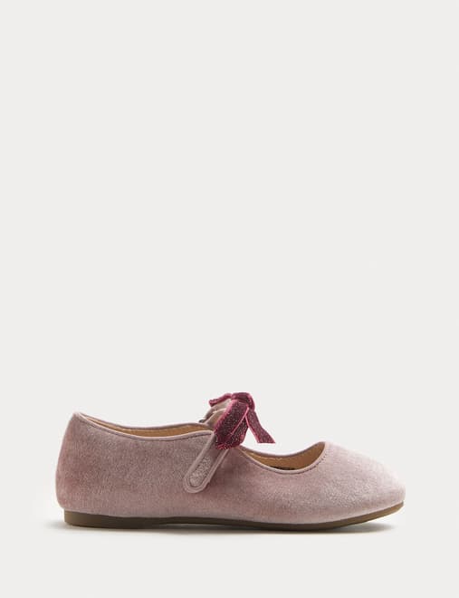 Velvet Bow Ballet Pumps (4 Small - 2 Large)