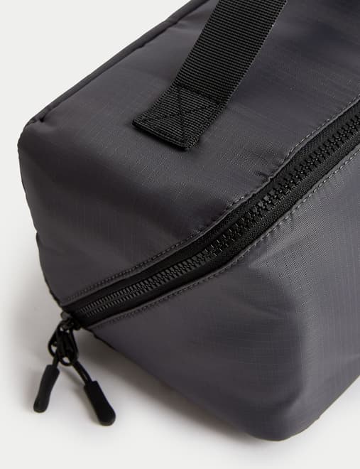 Stormwear��� Washbag