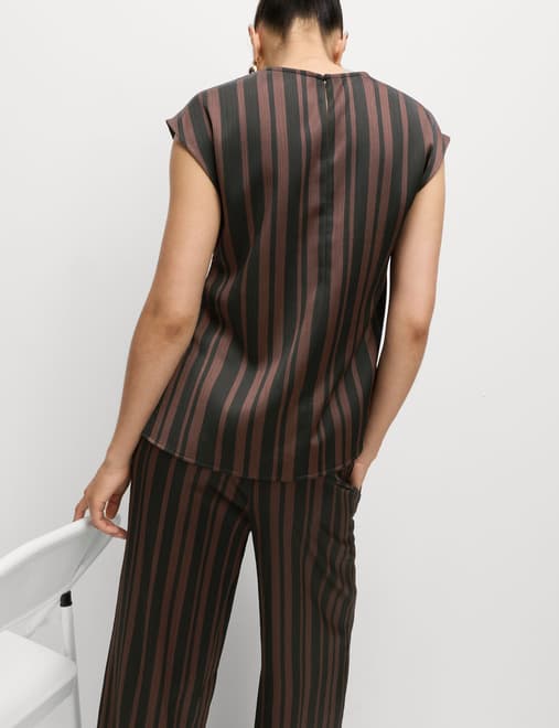 Plisse Striped Round Neck Sleeveless Top