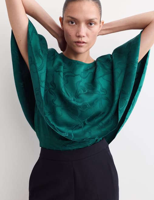 Jacquard Round Neck Cape Top