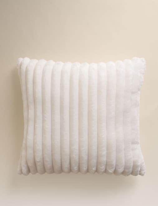 Fleece Ribbed Cushion