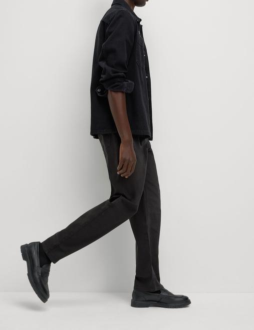 Loose Fit Stretch Jeans