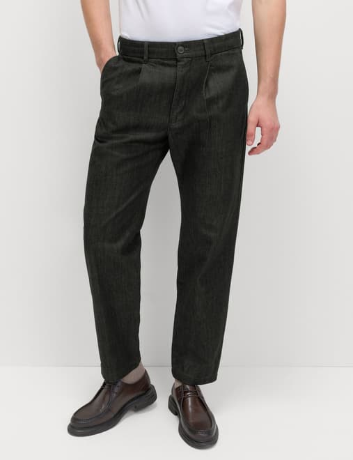 Tapered Fit Smart Pleat Jeans
