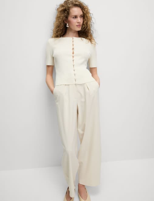 Textured Crew Neck Pearl Look Button Cropped Knitted Top