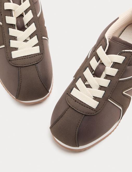 Kids’ Retro Trainers (4 Small-7 Large)