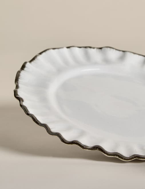 Ruffle Dinner Plate