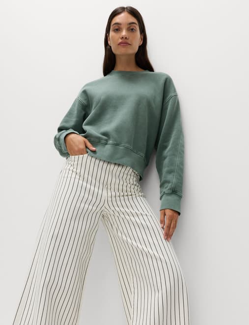 Pure Cotton Garment Dye Cropped Sweatshirt
