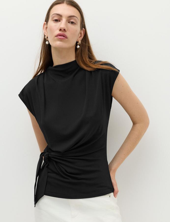 Sleeveless Knot Detail Top