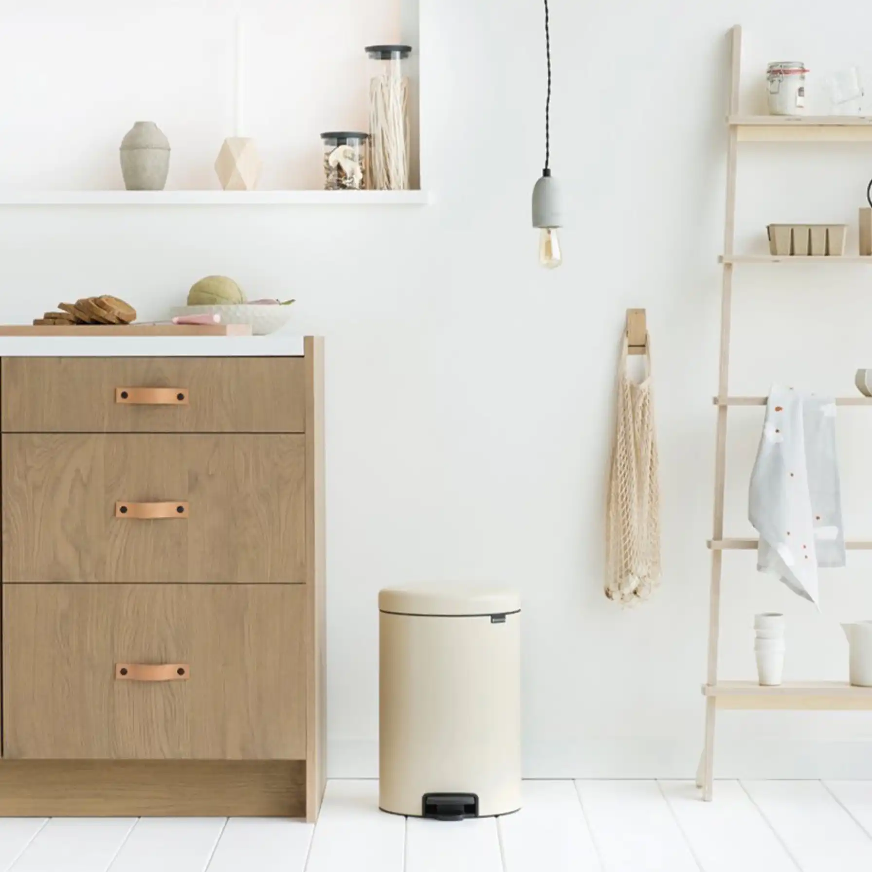 Brabantia NewIcon Pedal Bin (20 L, Almond)