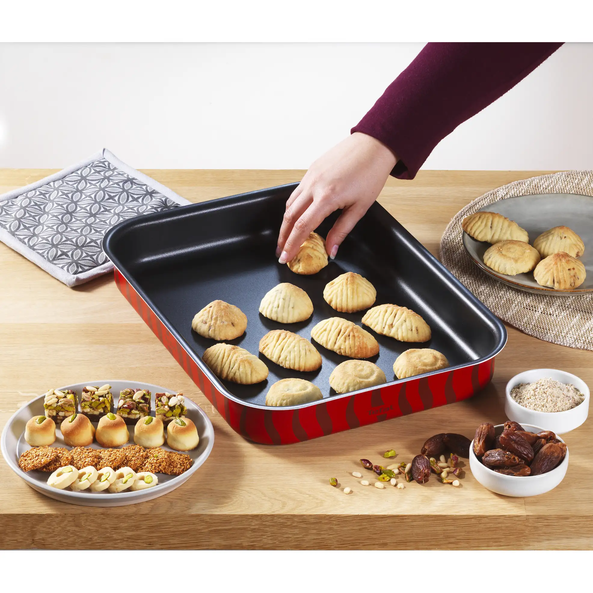 Tefal TempoFlame Rectangular Aluminum Oven Dish (45 x 31 cm)
