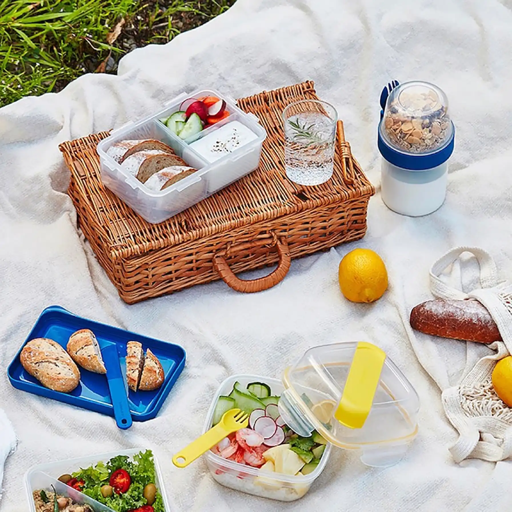 حافظة سلطة للتنقل لوك آند لوك تو جو (950 مل، أصفر)