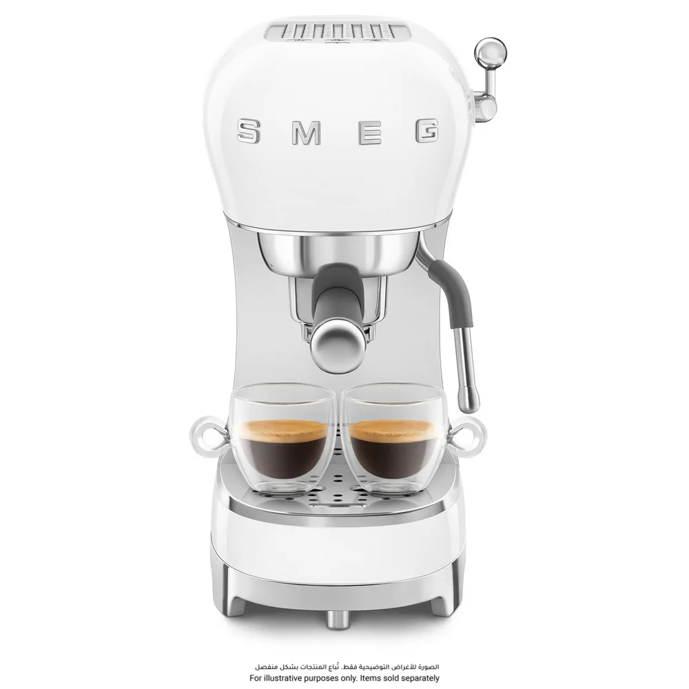 آلة قهوة إسبرسو بأسلوب الخمسينيات من Smeg مع مضخة وعصا بخار، ECF02WHUK (سعة 1.1 لتر، ضغط 15 بار، قدرة 1350 واط)