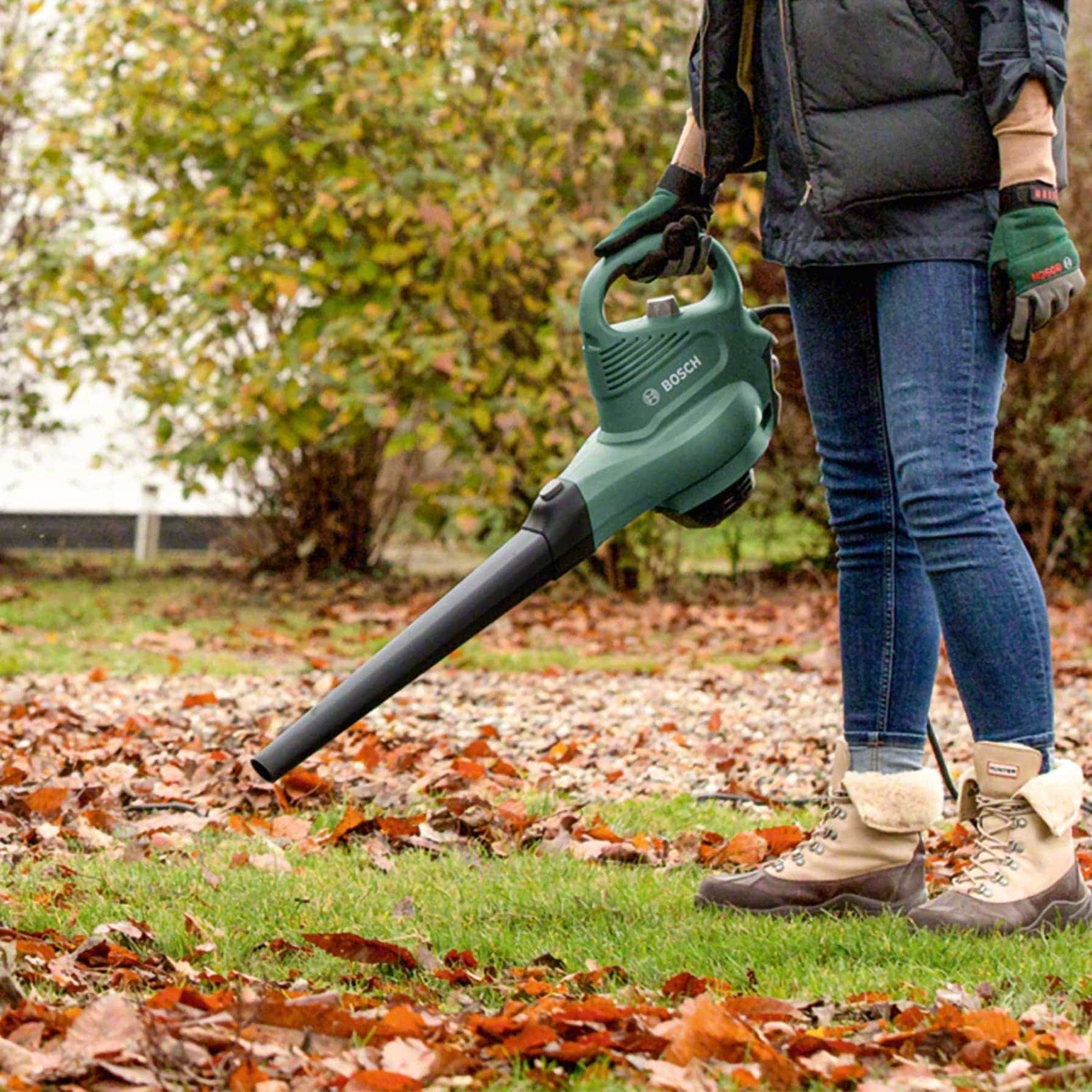 Bosch Universal GardenTidy Blower & Vacuum (3000 W)