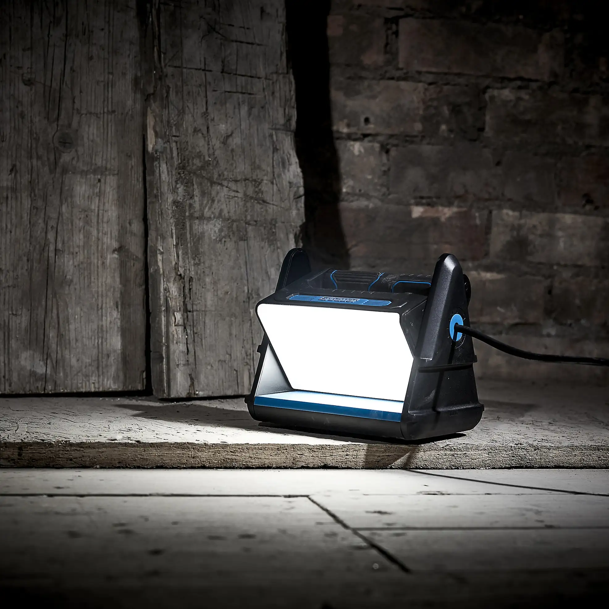 Erbauer Water Resistant Corded LED Work Light (2000 lm, 20 W)