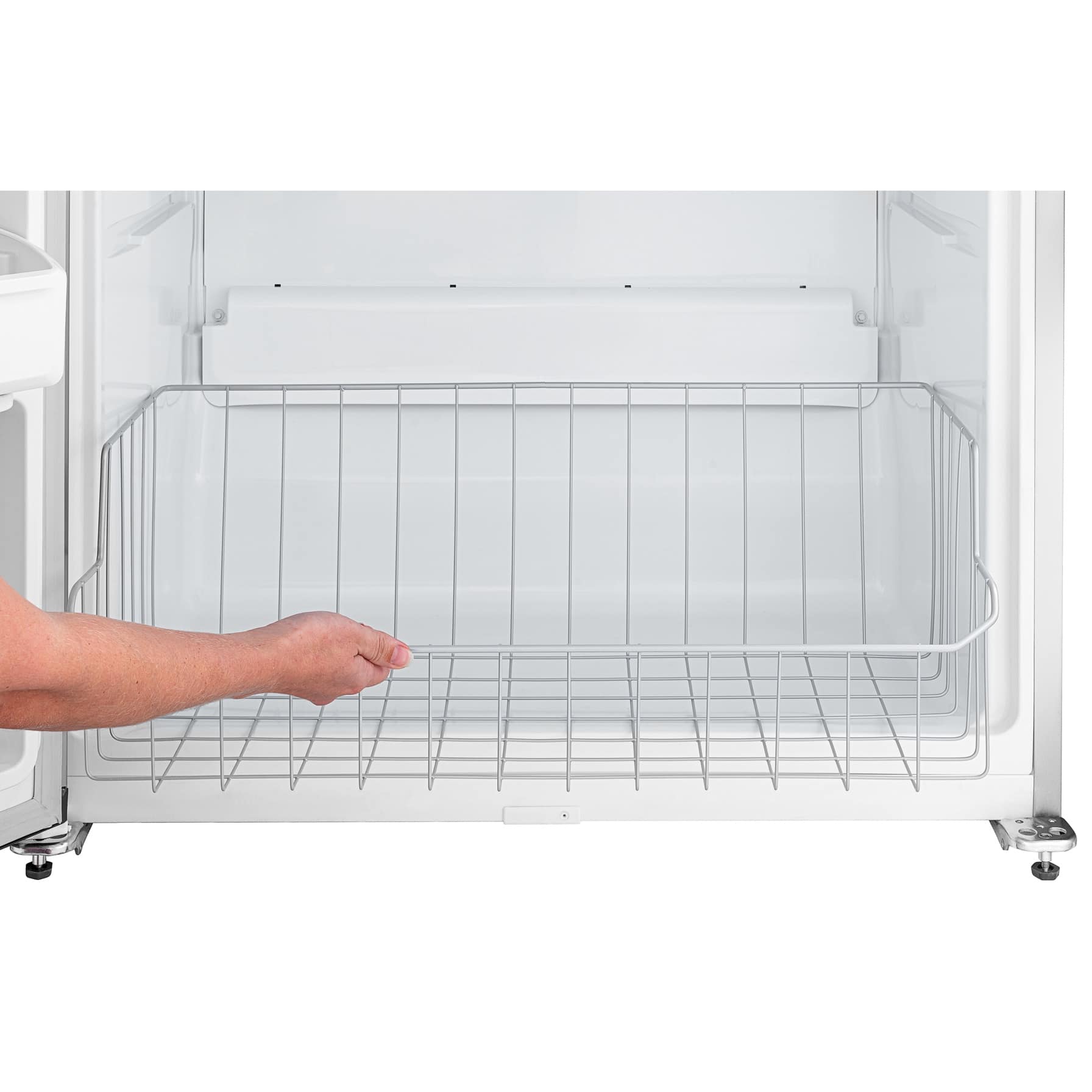 Frigidaire Upright Freezer, MFUF2021CW (566 L) 