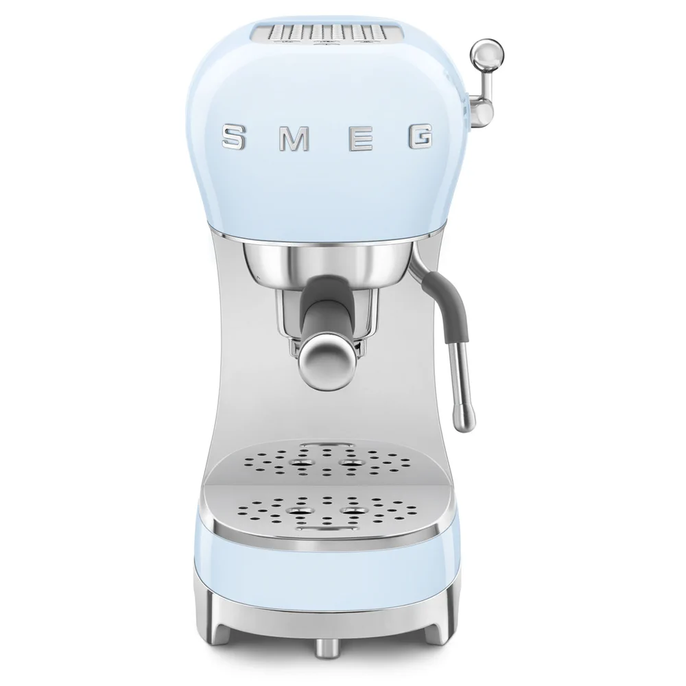 ماكينة قهوة إسبرسو ستايل الخمسينيات من Smeg مع مضخة وعصا بخار، ECF02PBUK (سعة 1.1 لتر، ضغط 15 بار، قوة 1350 واط)