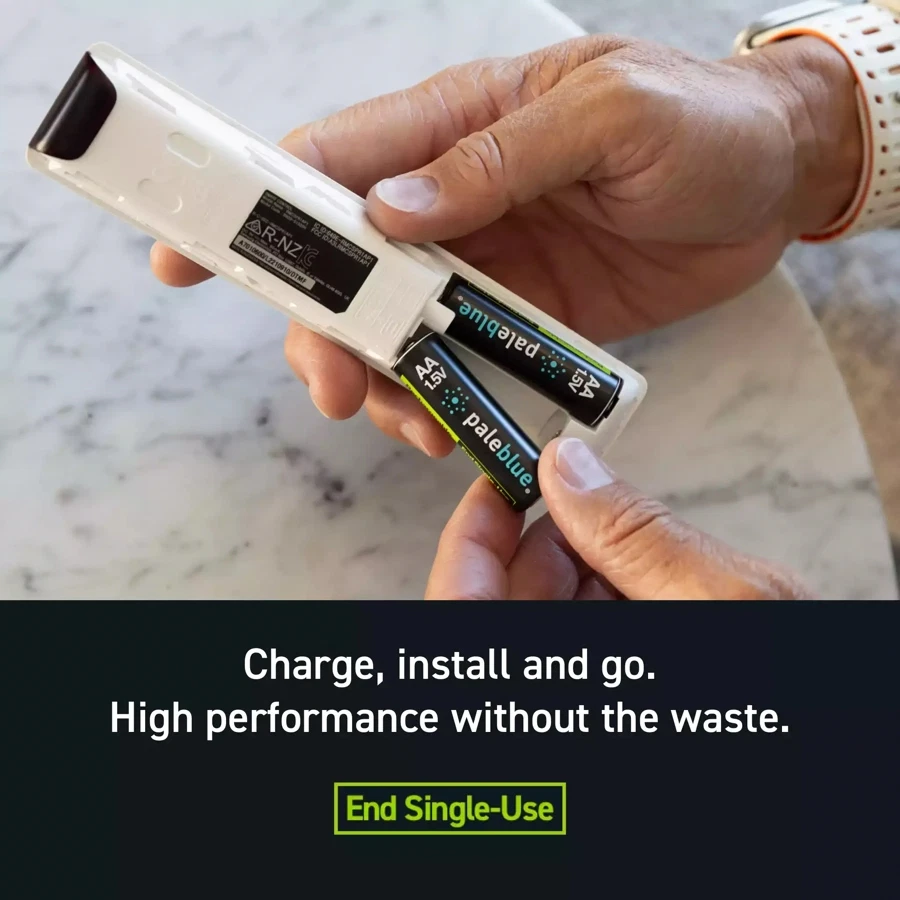 Paleblue Voyager USB-C Rechargeable Li-Ion AAA 4-Batteries Pack (1.5 V)