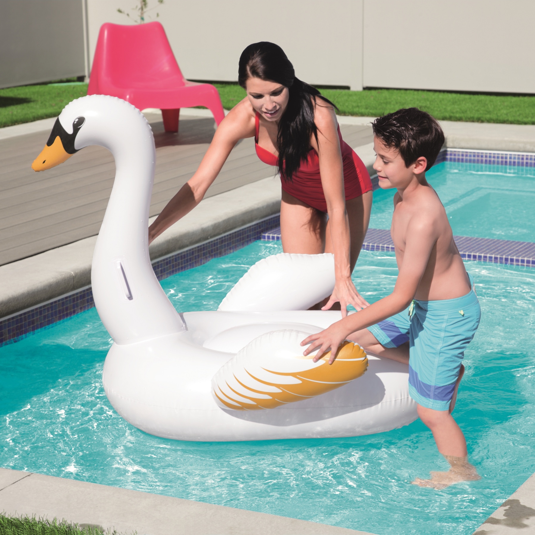 Bestway Swan Pool Float (122 x 122 cm)