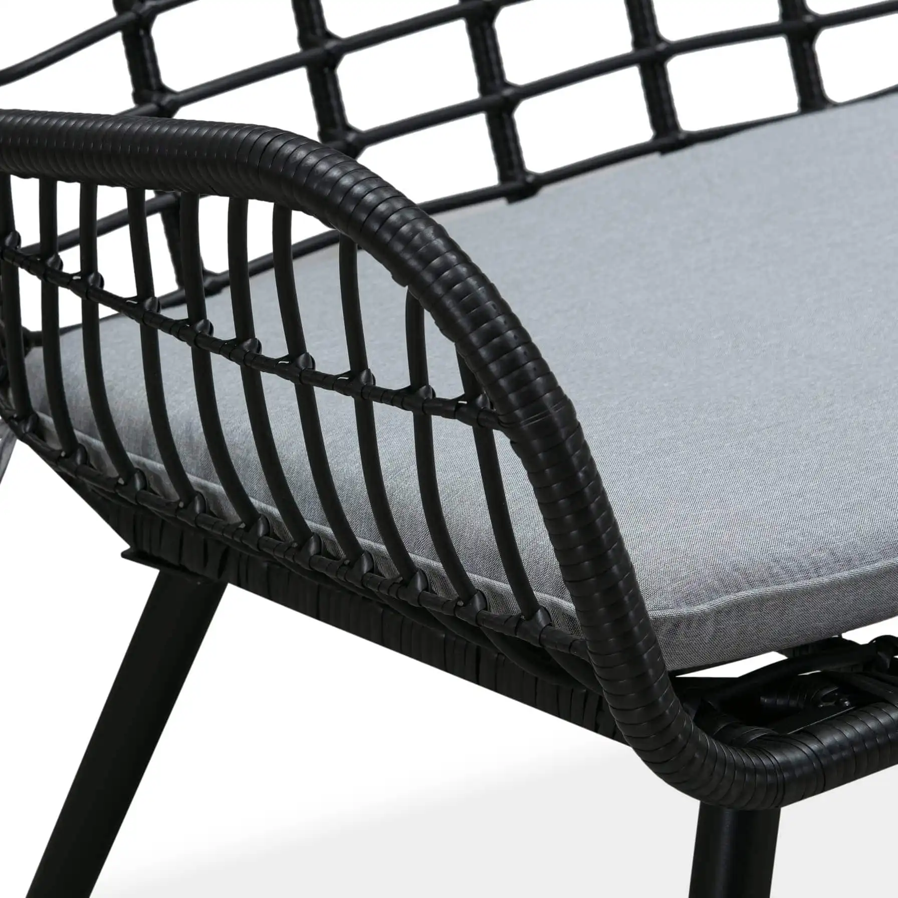 Cocoon 2-Seater Steel Wicker Sofa W/Cushion (129 x 67 x 79 cm)
