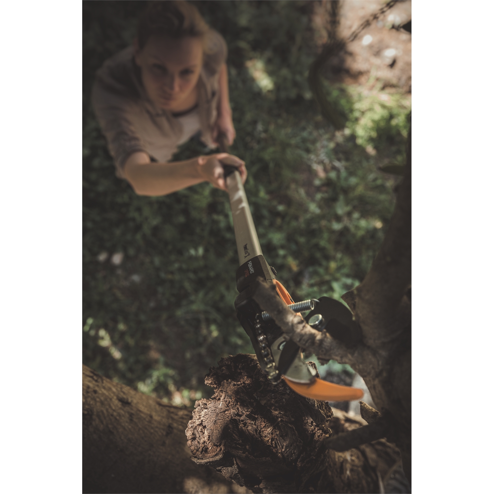 Fiskars 9656B16 Telescopic Garden Cutter (2.4 -4 m)