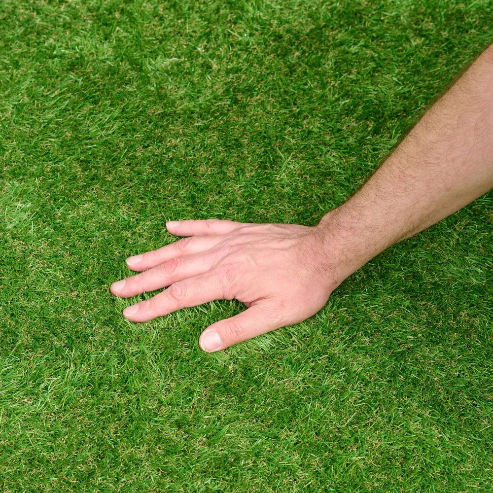 Buren Artificial Grass Roll (L. 4 m x W. 1 m x H. 2 cm)