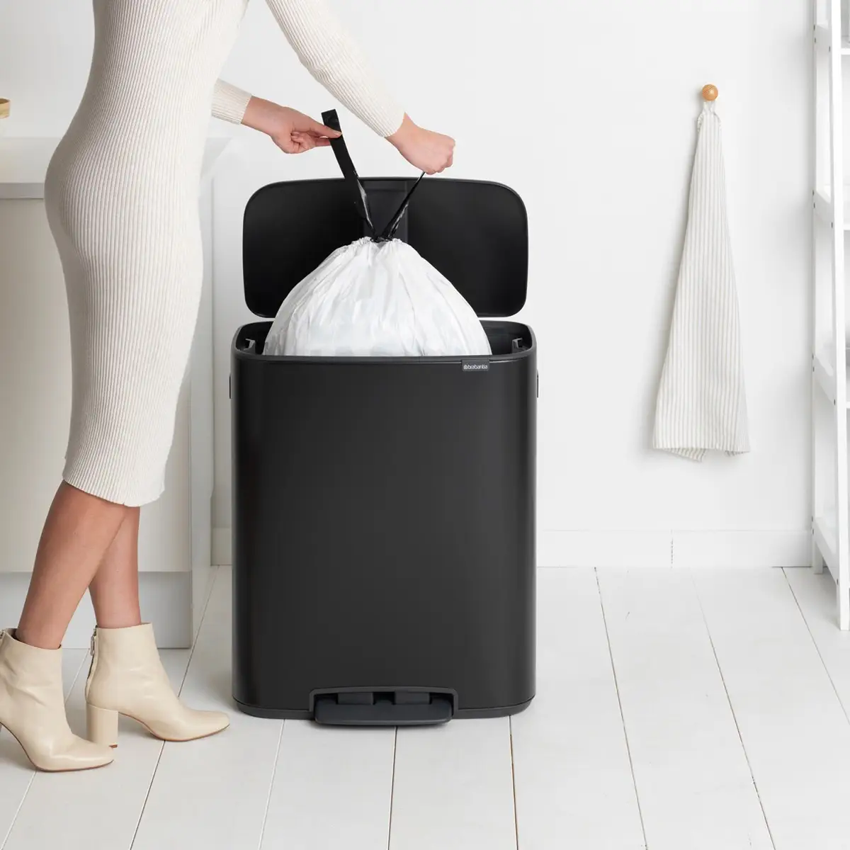 Brabantia Stainless Steel Bo Pedal Bin (36.3 x 54.1 x 65.2 cm, 60 L, Matt Black)
