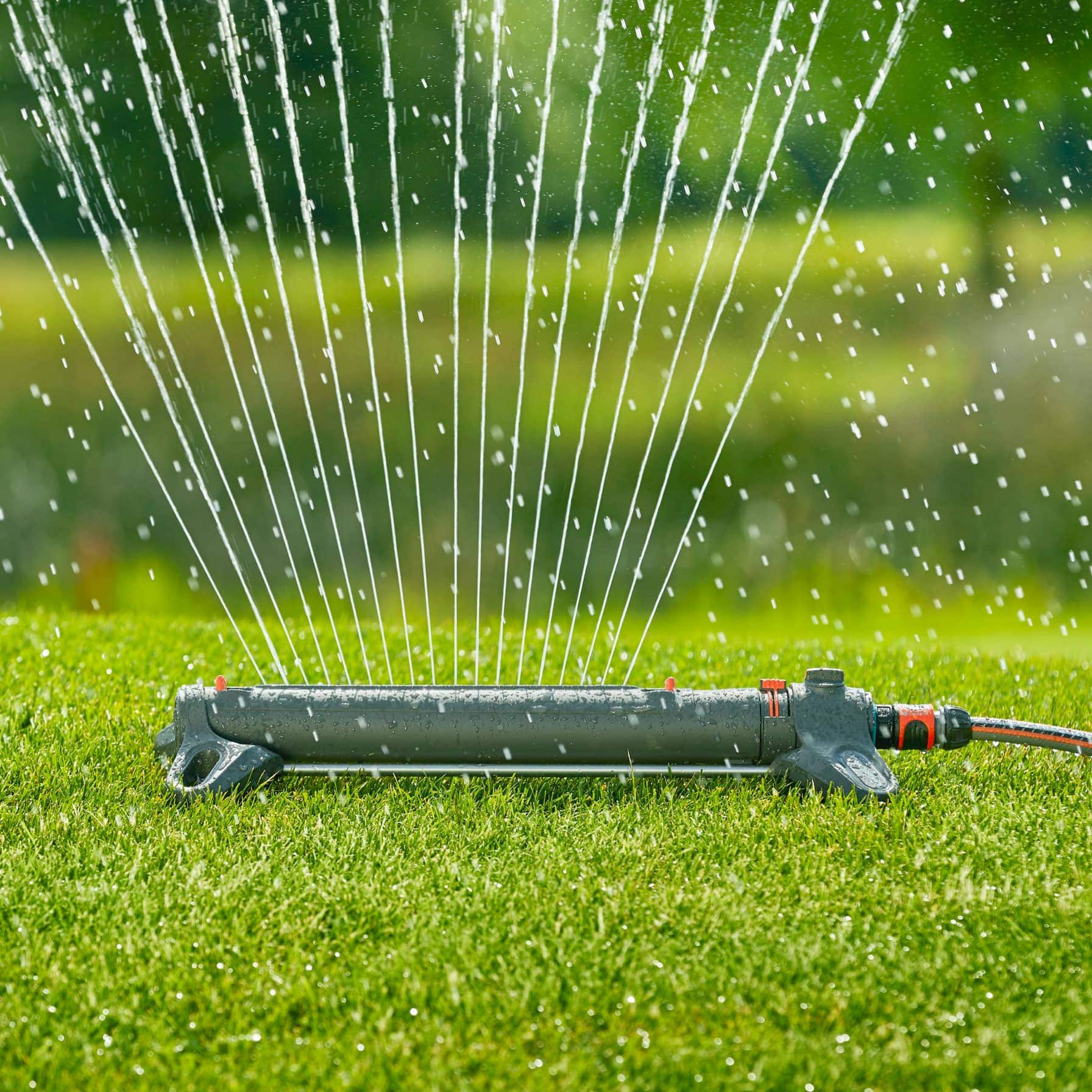 Gardena AquaZoom L Oscillating Sprinkler 