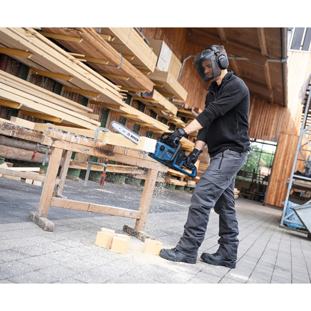 Bosch Cordless Brushless Chainsaw Set (18 V)