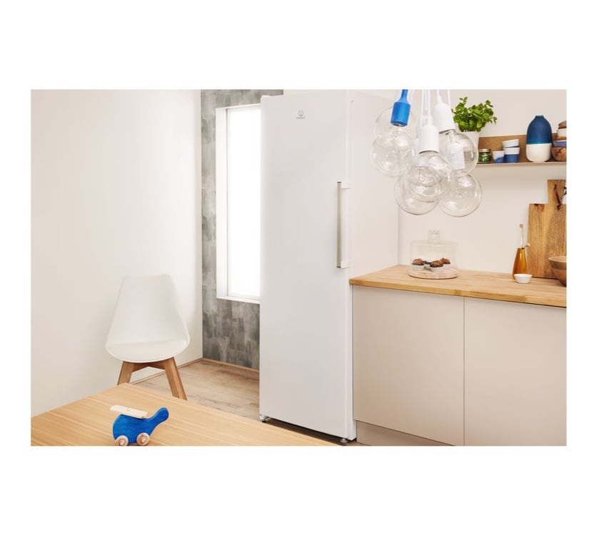 Indesit Freezer Upright (222 L, 150W, White)