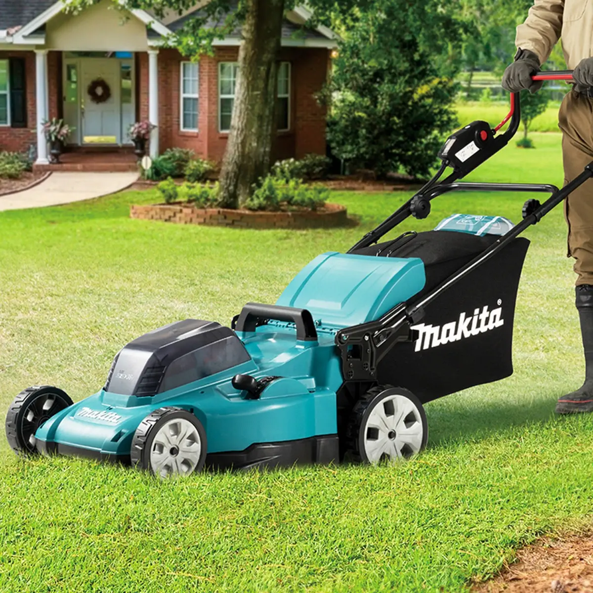 Makita Cordless Lawnmower W/Battery & Charger (18 V)