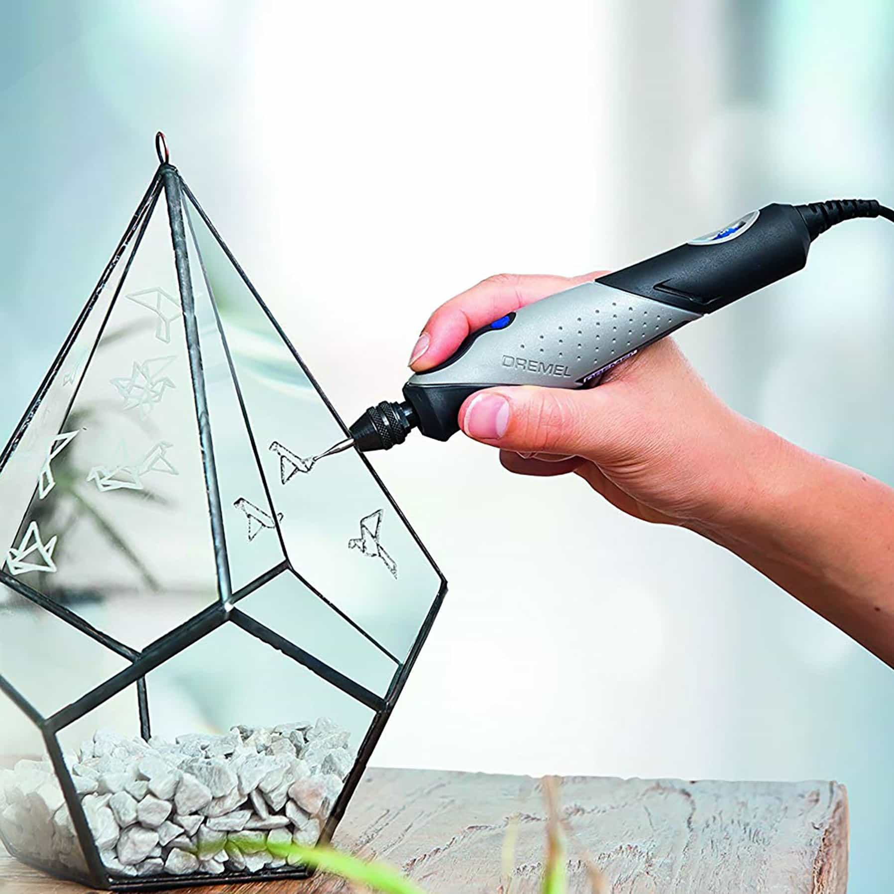 Dremel Stylo+ Corded Precision Craft Tool Set (240 V)