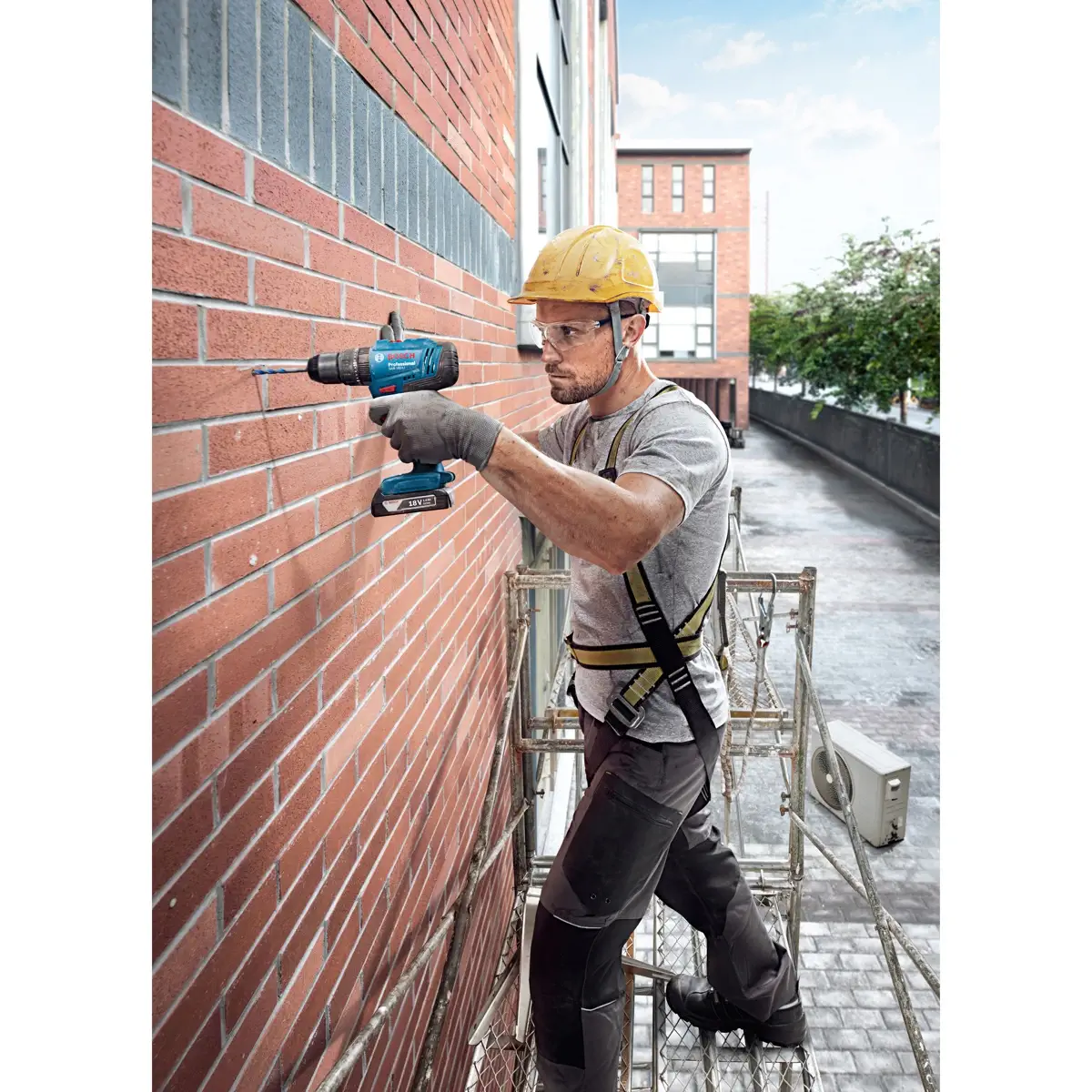 Bosch Professional Cordless Impact Drill Driver, GSB183-LI W/Battery & Charger (18 V)