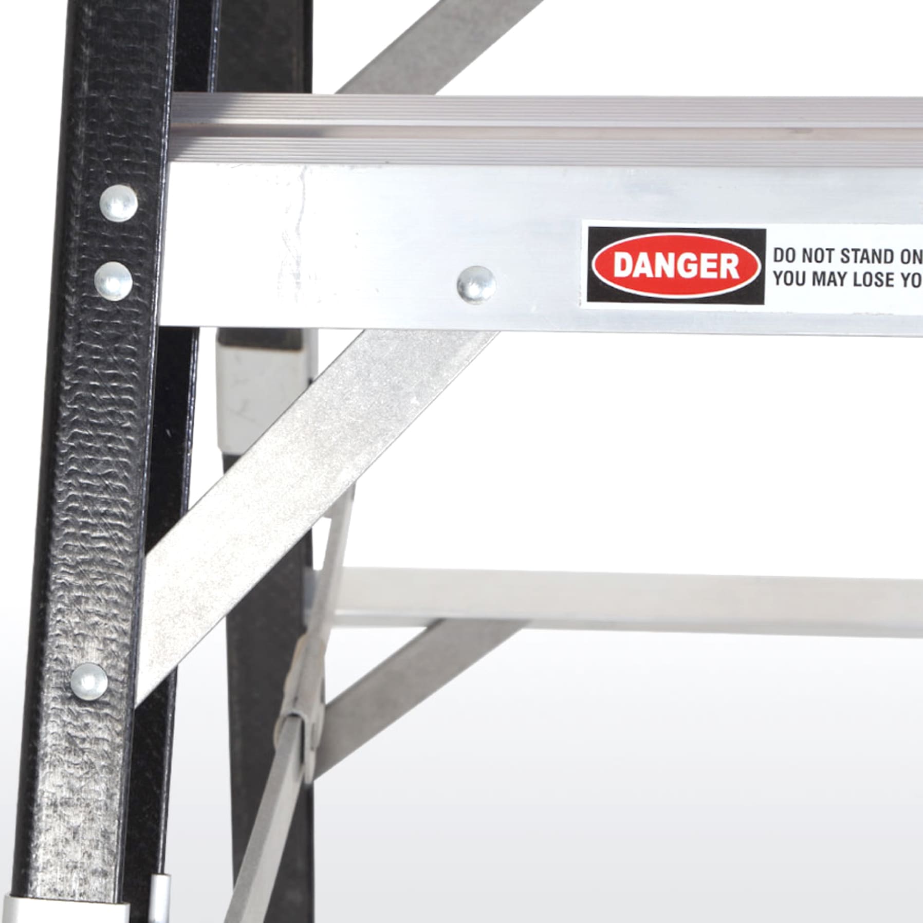 Liberti Fiberglass 10-Tier Step Ladder (90 x 360 cm, 12 Ft.)