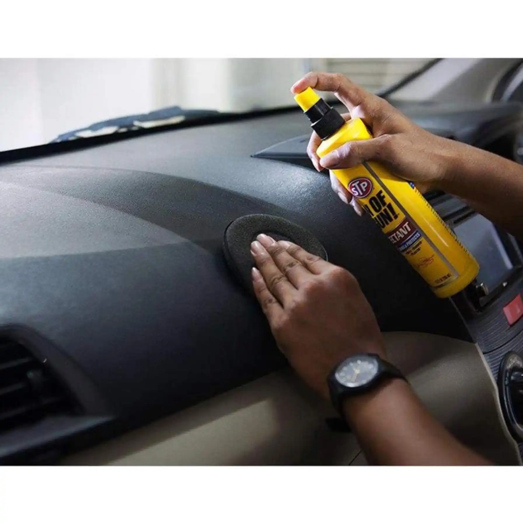 STP Son of a Gun Protectant (New Car, 300 ml)