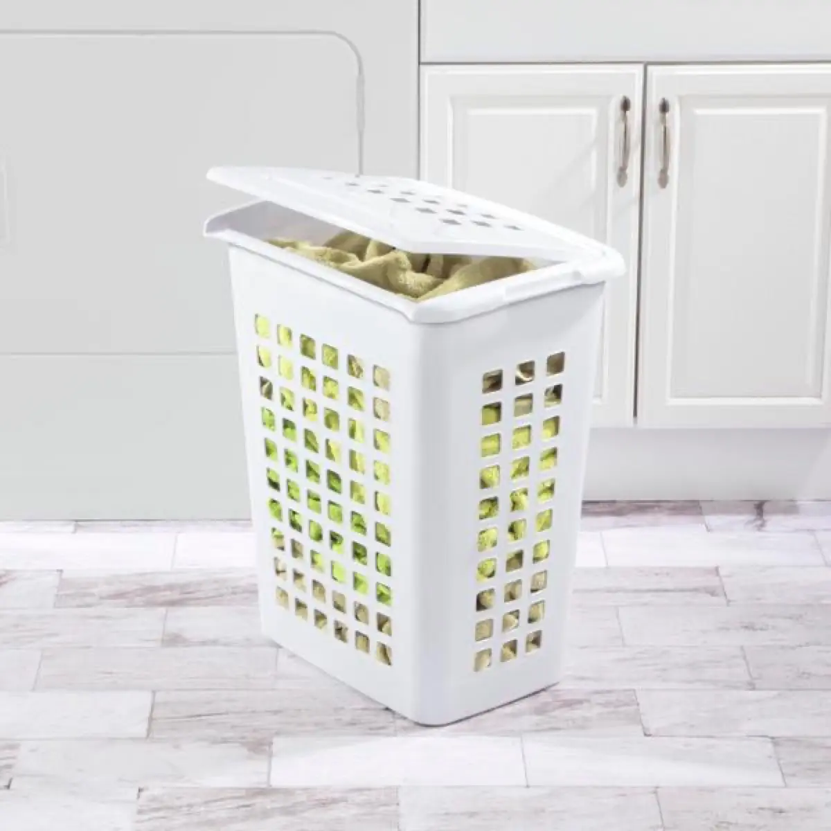 Sterilite 12177906 Plastic Lifttop Laundry Hamper (White)