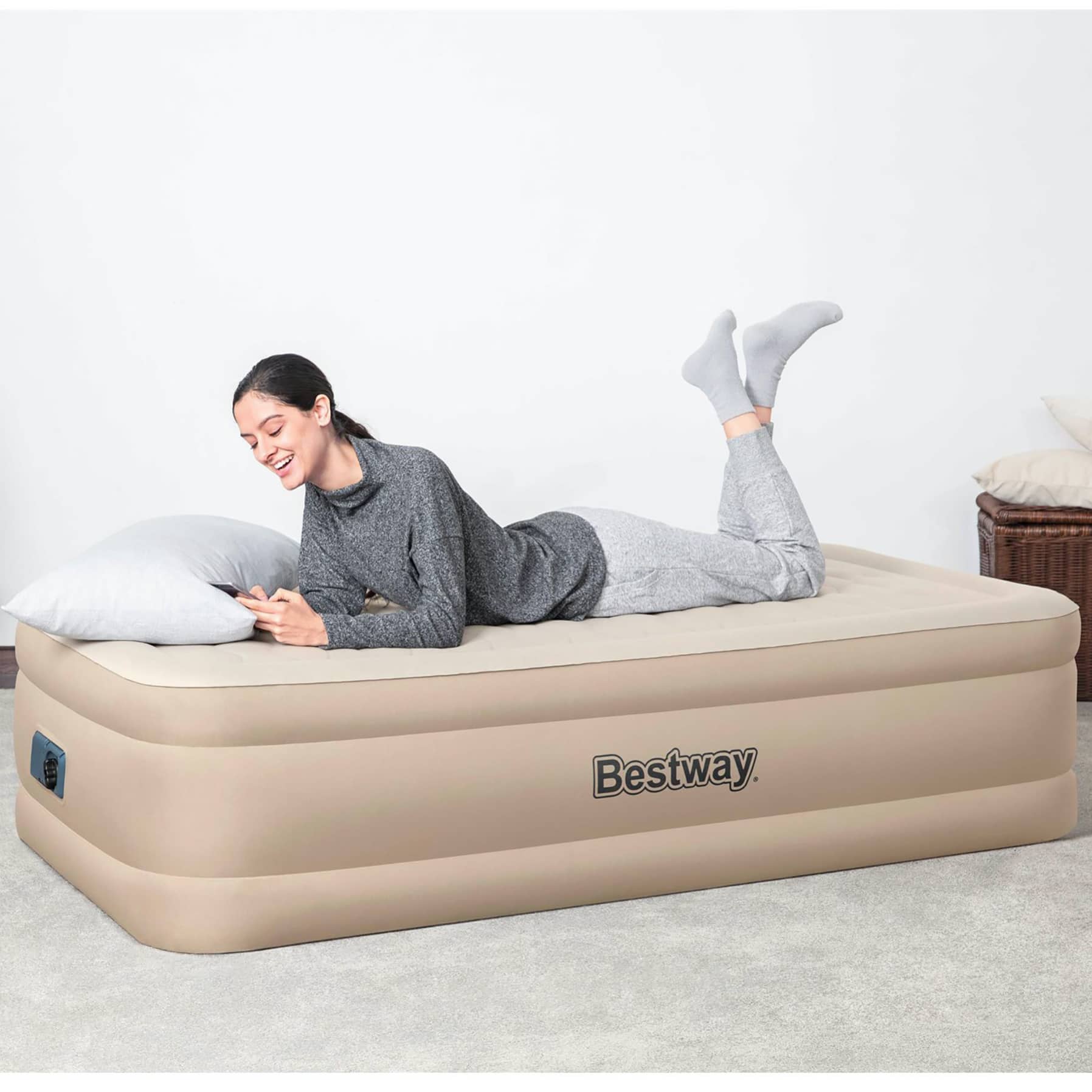 Bestway 2-Person Inflatable Air Bed (97 x 191 x 46 cm, Twin)
