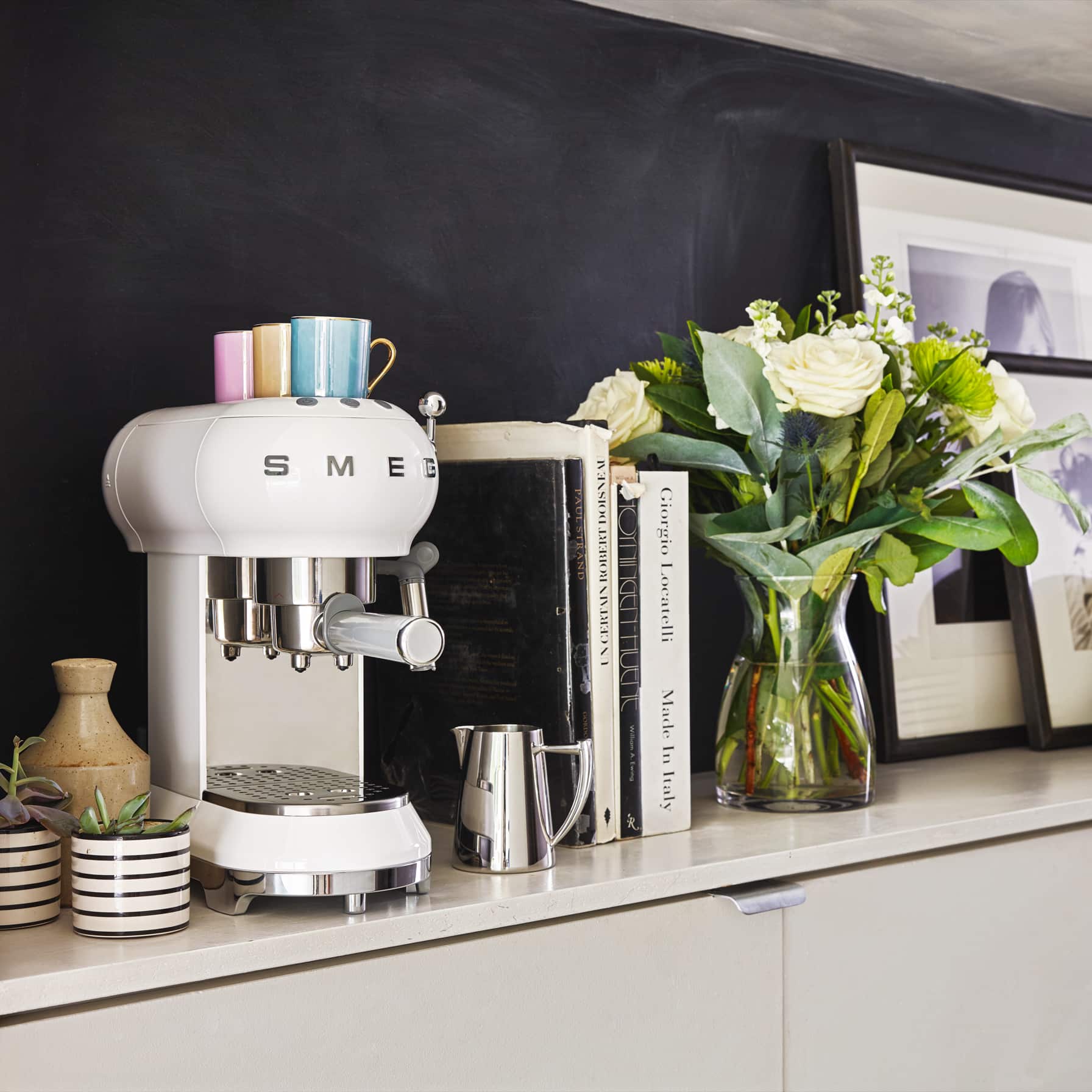 SMEG 50s Retro Style Espresso Coffee Machine, ECF01WHUK (1 L)