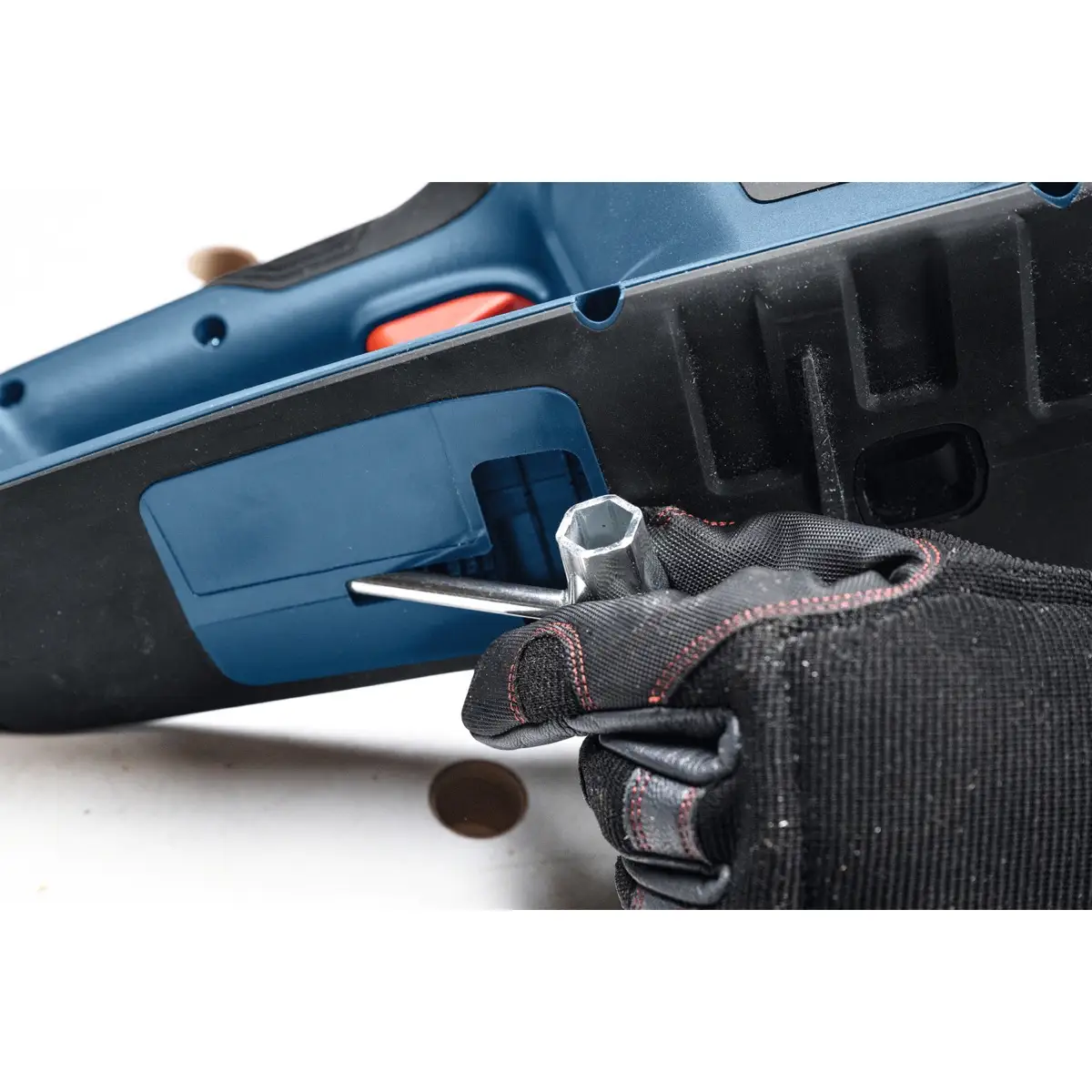 Bosch Cordless Brushless Chainsaw Set (18 V)