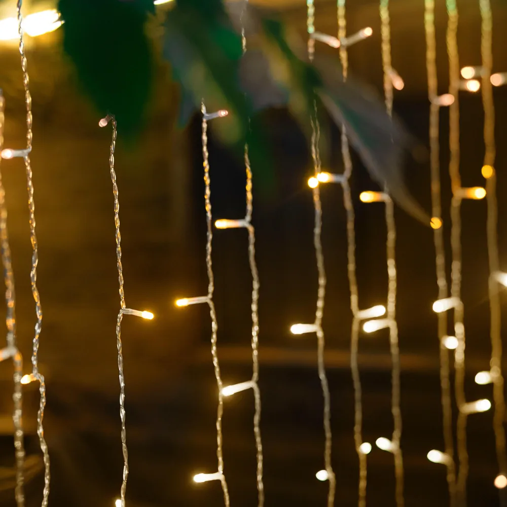 Solar-Powered 300 Integrated LED Curtain String Light (Warm White, 1.2 V)