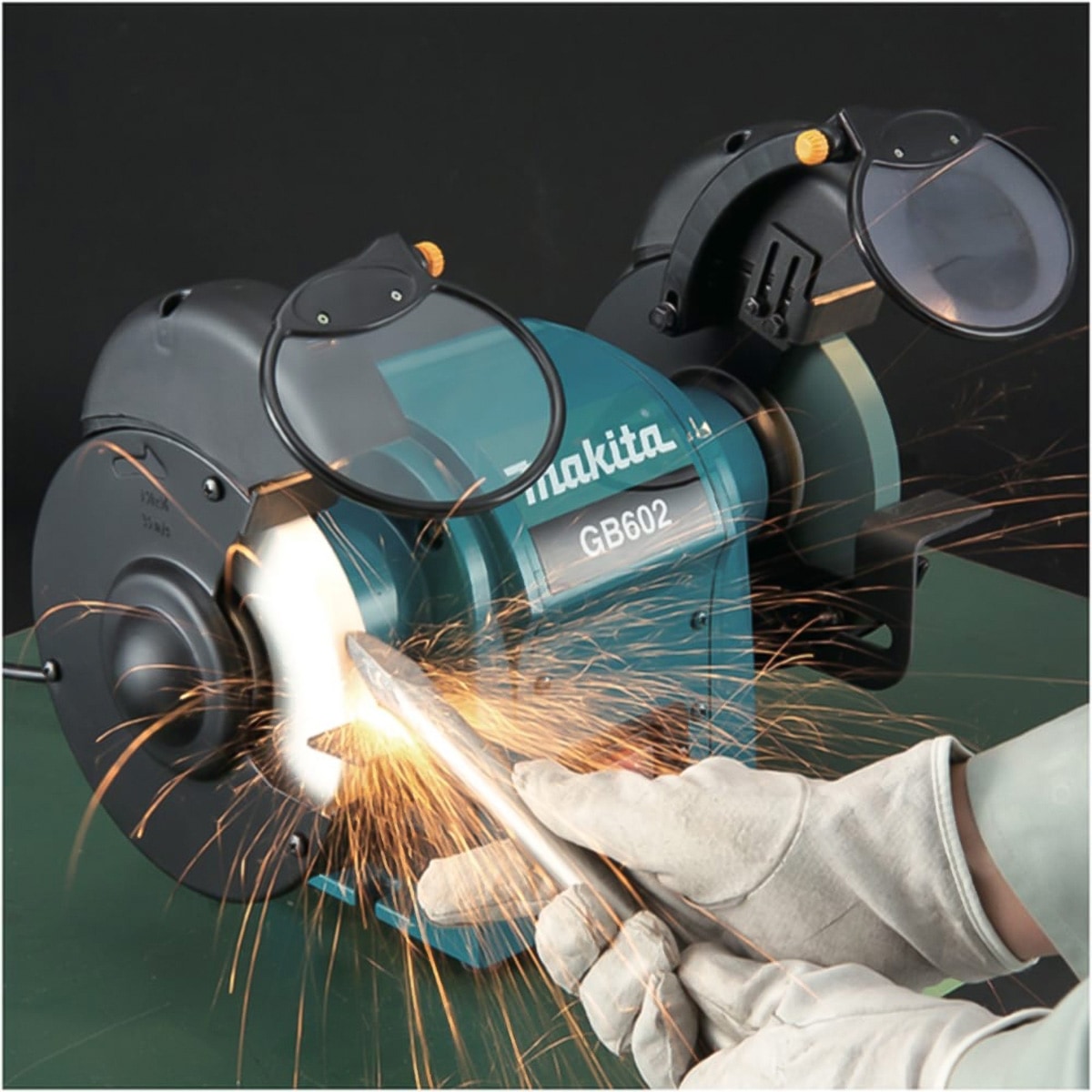 Makita GB0602 250 W Bench Grinder (150 mm)