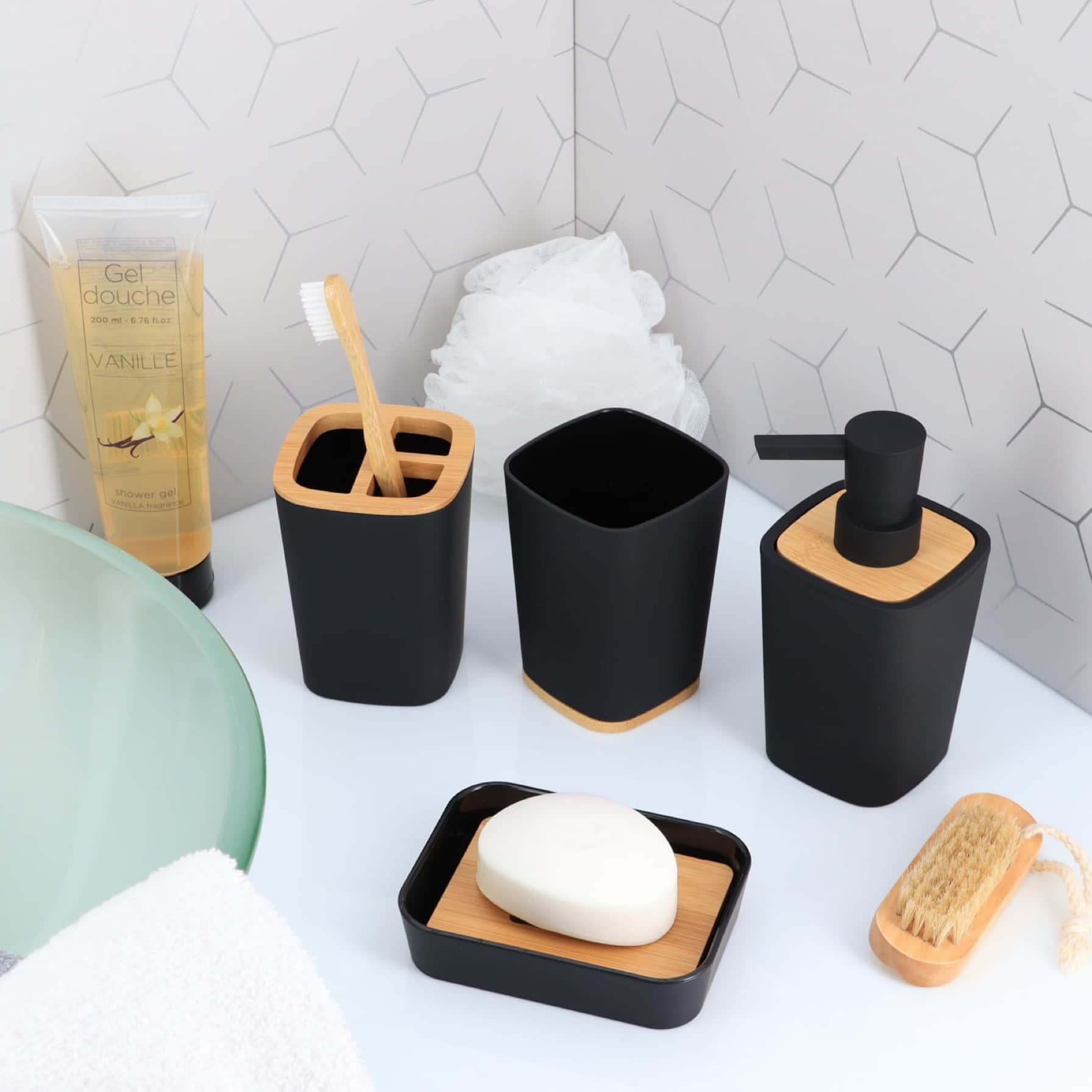 Tendance Rubber Toothbrush Holder (7.5 x 7.5 x 10.5 cm)