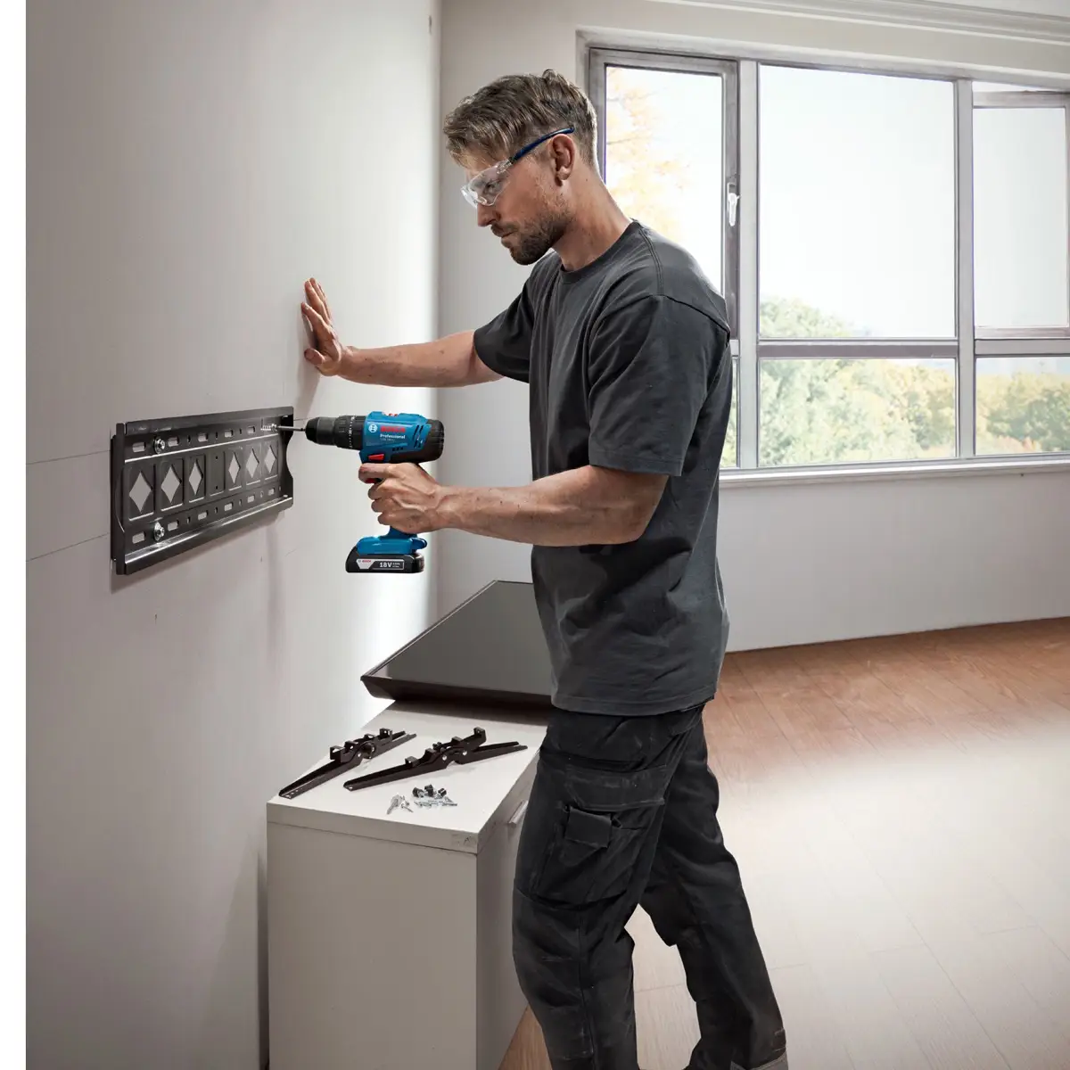Bosch Professional Cordless Impact Drill Driver W/Battery & Charger, GSB183-LI (18 V)