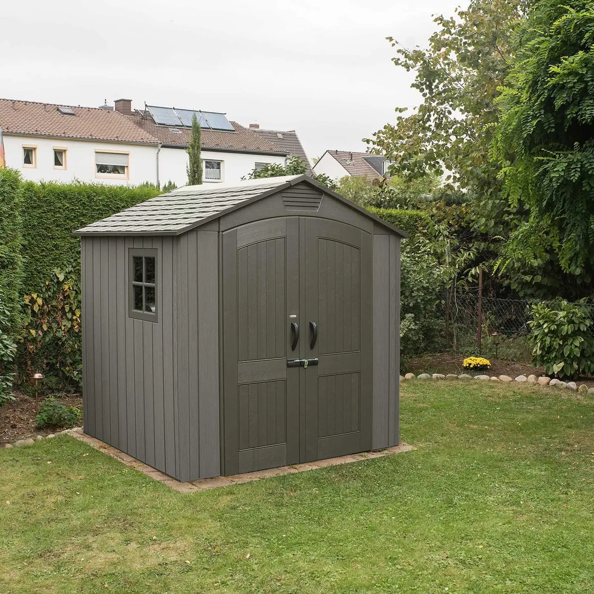 Lifetime Outdoor Storage Shed (214 x 214 x 227 cm)