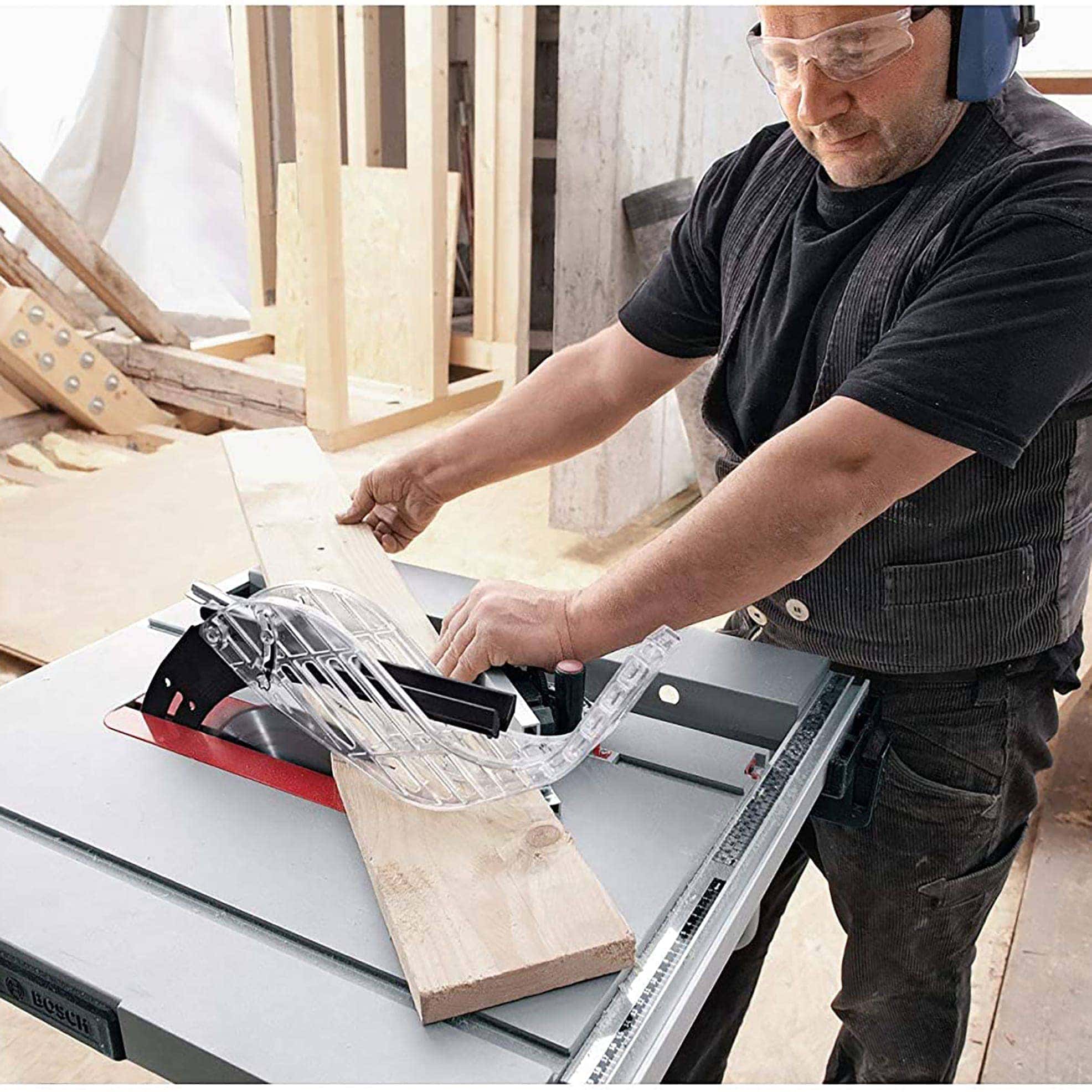 Bosch Table Saw (240 V, 70.6 x 33 cm)