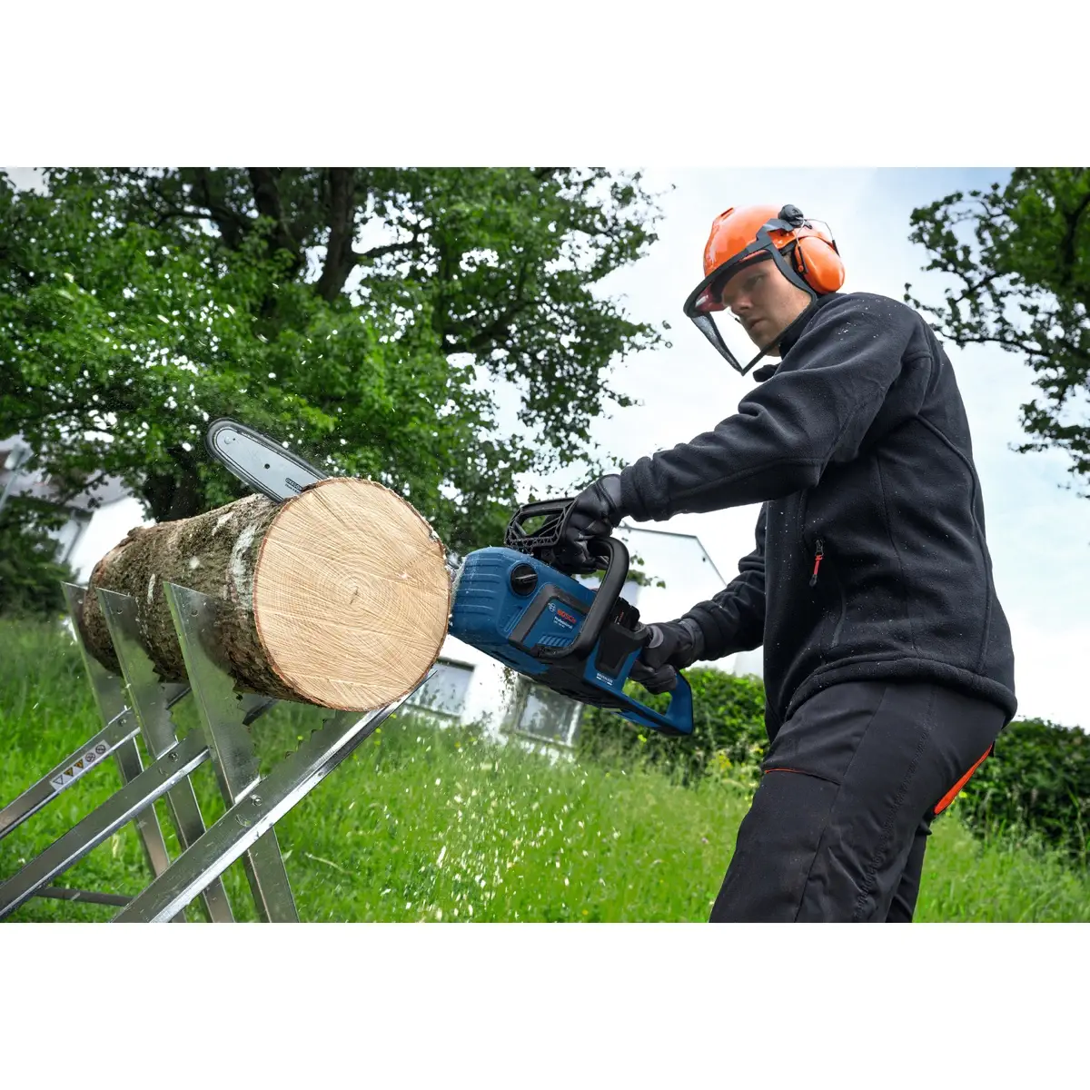 Bosch Cordless Brushless Chainsaw Set (18 V)