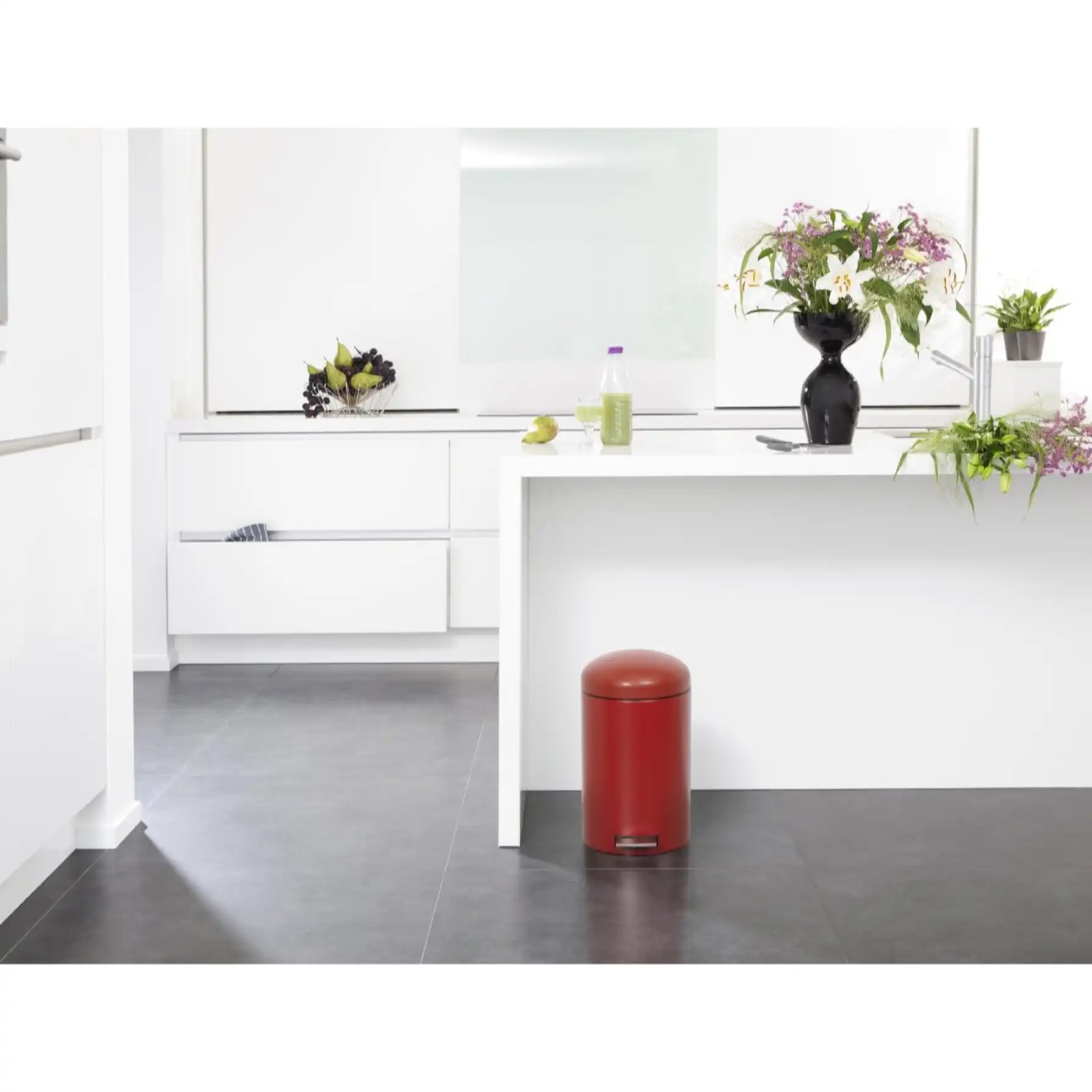 Brabantia Retro Pedal Bin (12 L, Deep Red)