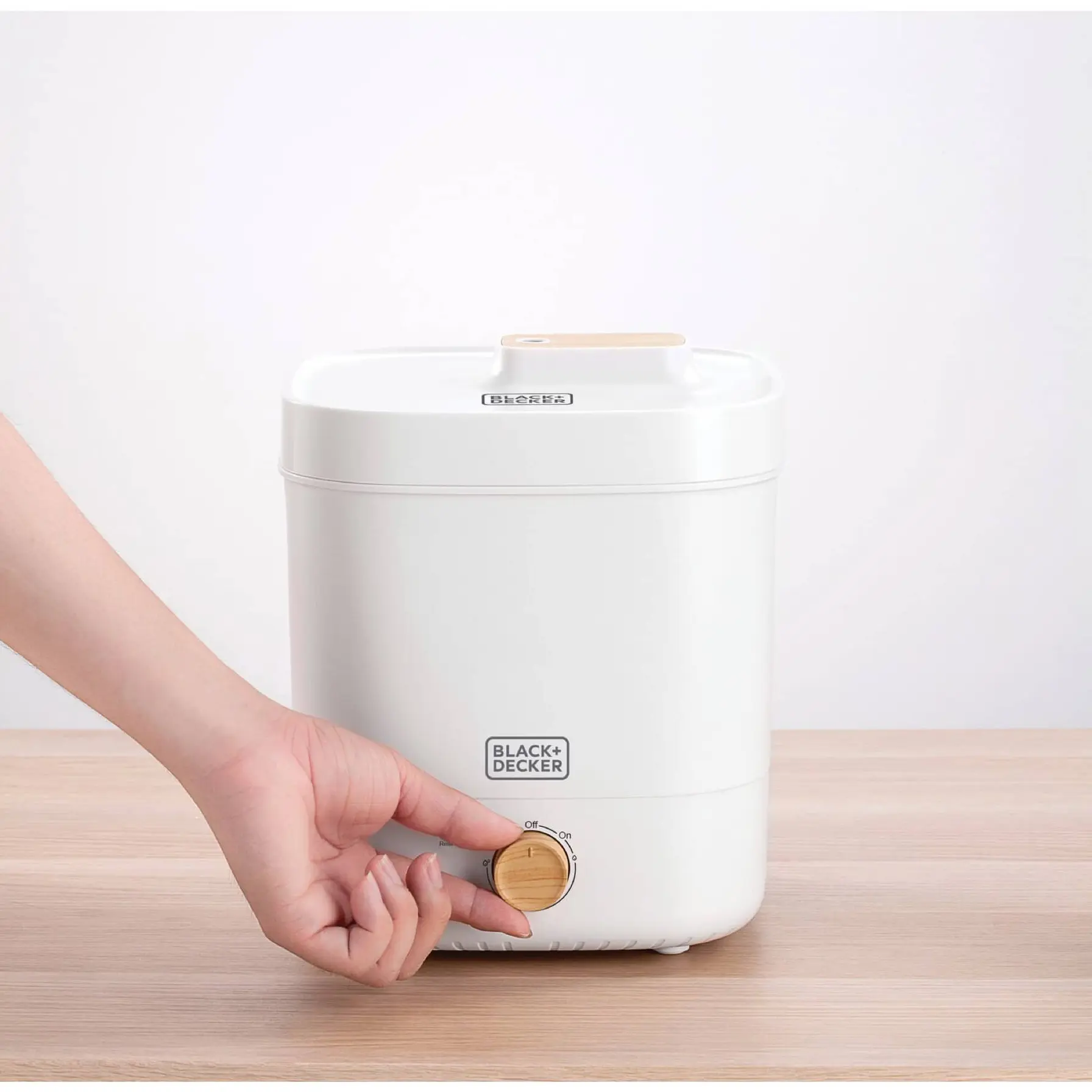 Black+Decker Manual Humidifier W/Cool Mist, HM4125-B5 (40 sq. m.)