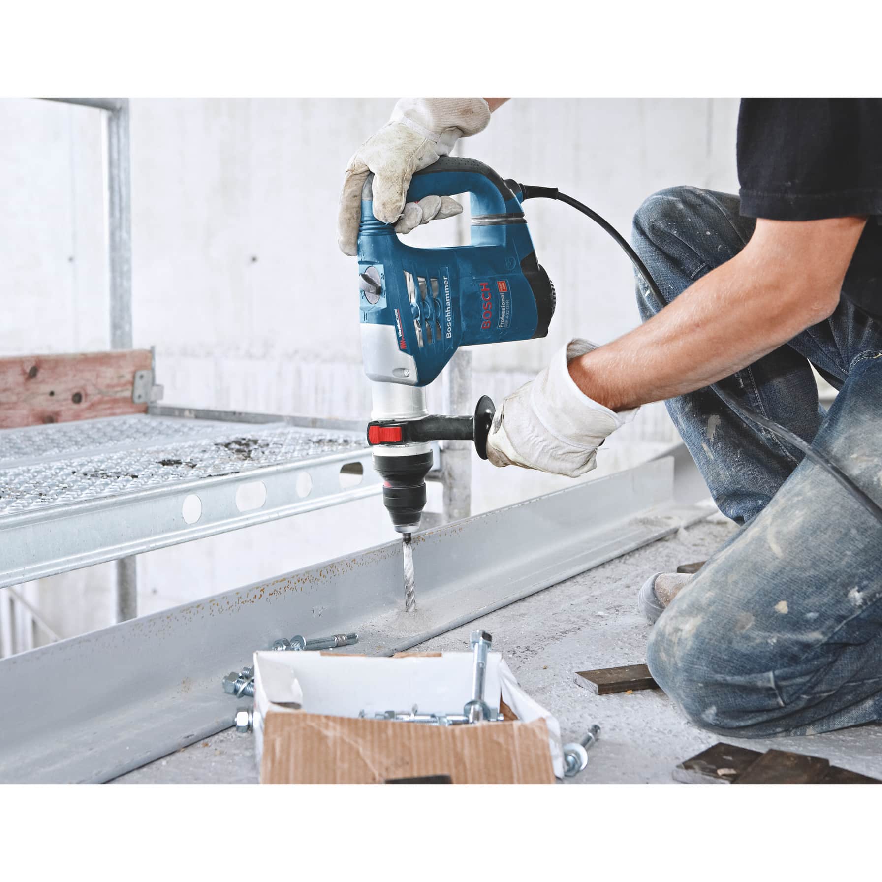 Bosch Professional Rotary Hammer W/ SDS Plus, GBH 4-32 DFR (900 W)