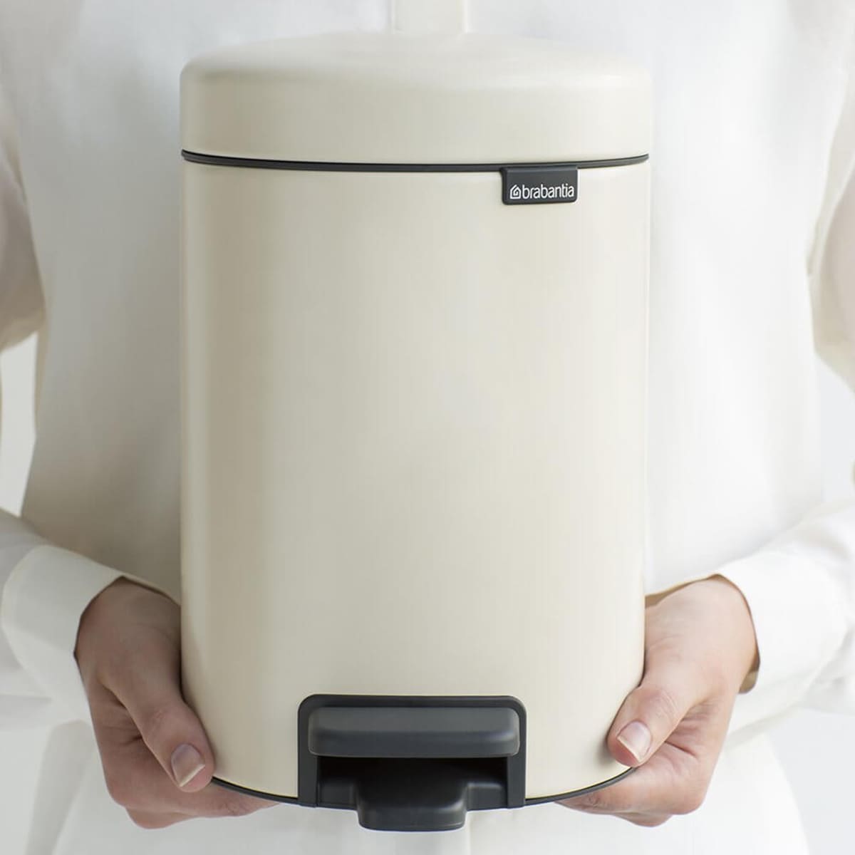 Brabantia NewIcon Pedal Bin (25 x 41 cm, Soft Beige)