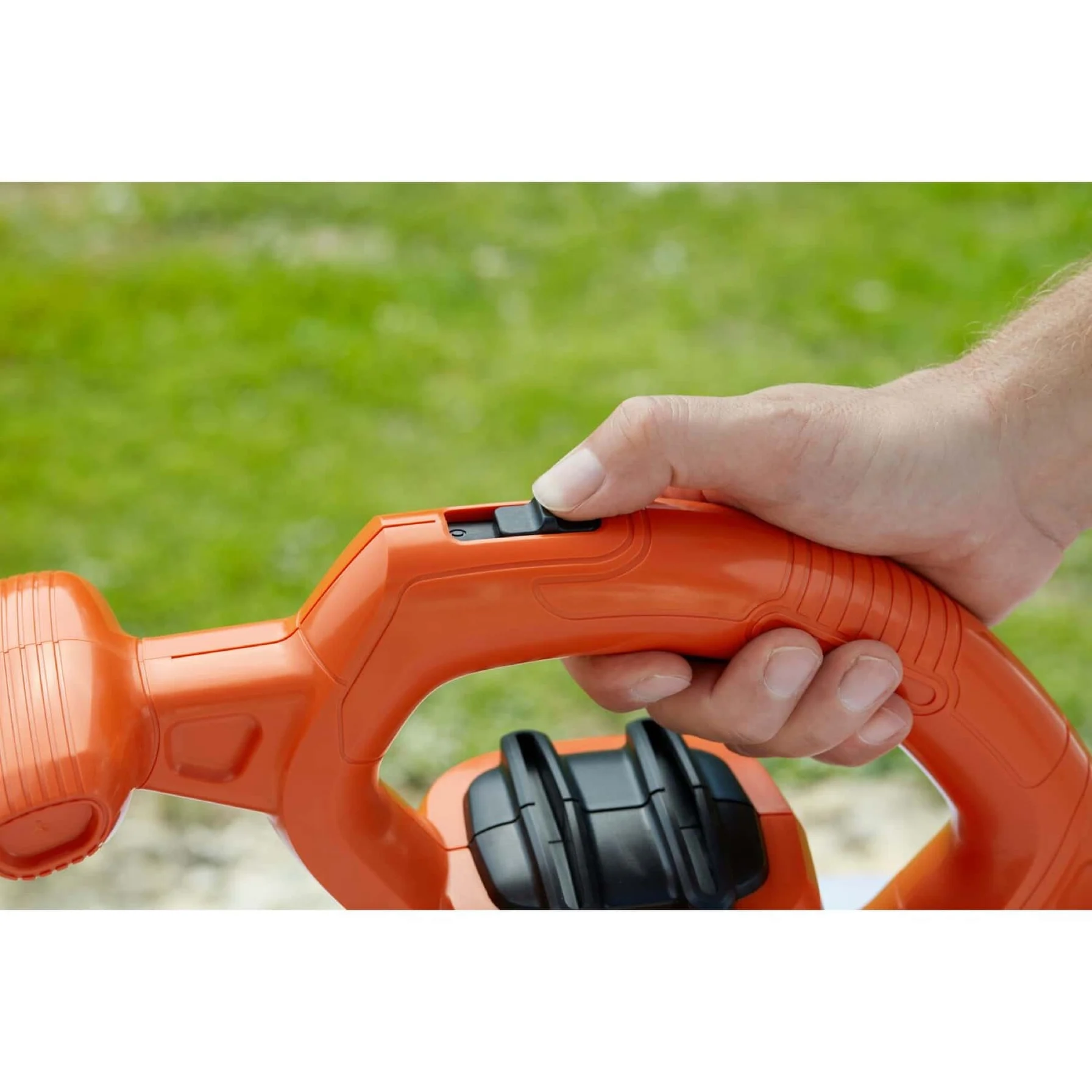Black+Decker Corded 3-in-1 Blower, BEBLV260-GB (2600 W)